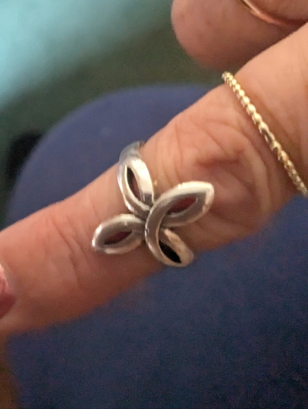 Sterling Silver Petal Motif Ring - Silver